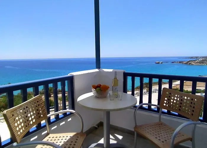 B & N Melas 아무피