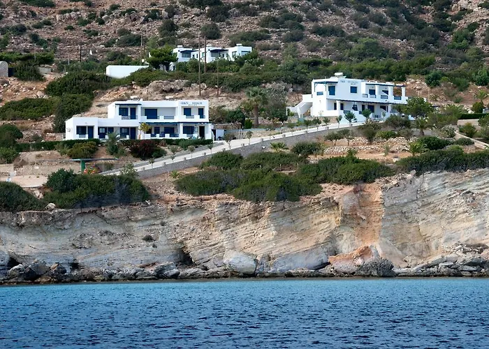 B & N Melas 아파트호텔 아무피