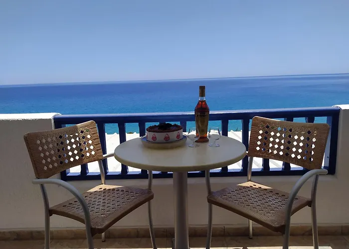 B & N Melas 3* アモピ