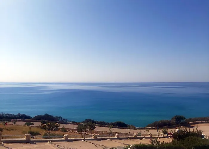 B & N Melas 3* アモピ