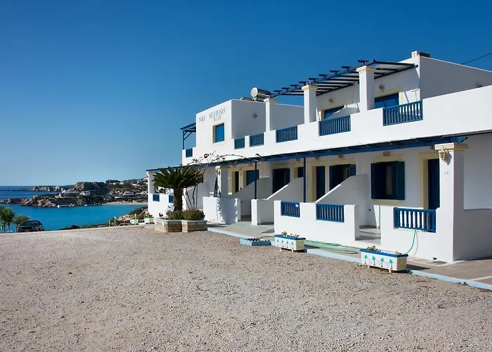 B & N Melas アパートホテル