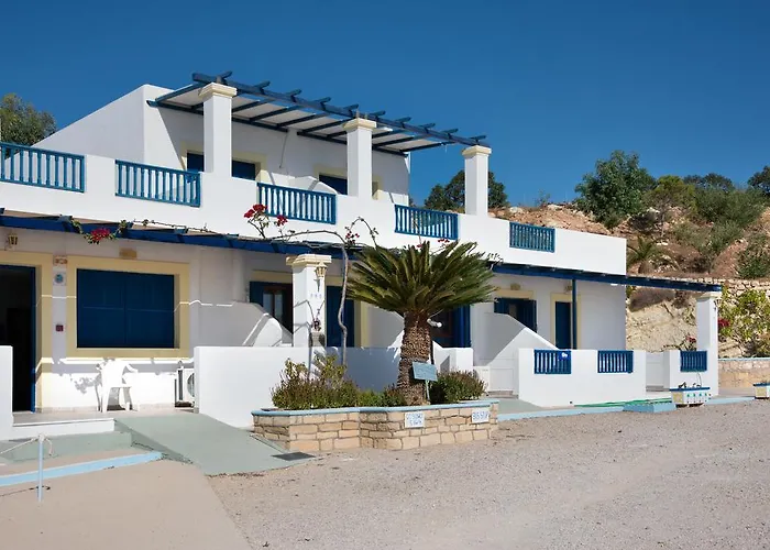 B & N Melas アパートホテル